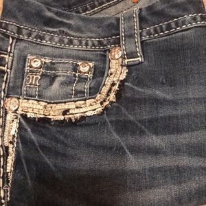 Women’s miss me jeans size 27